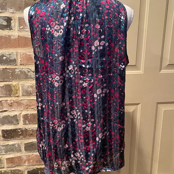 Madison d’Amelie Green Floral Top Sleeveless Pleated Blouse, Rich Colors. Sz M - Picture 13 of 16